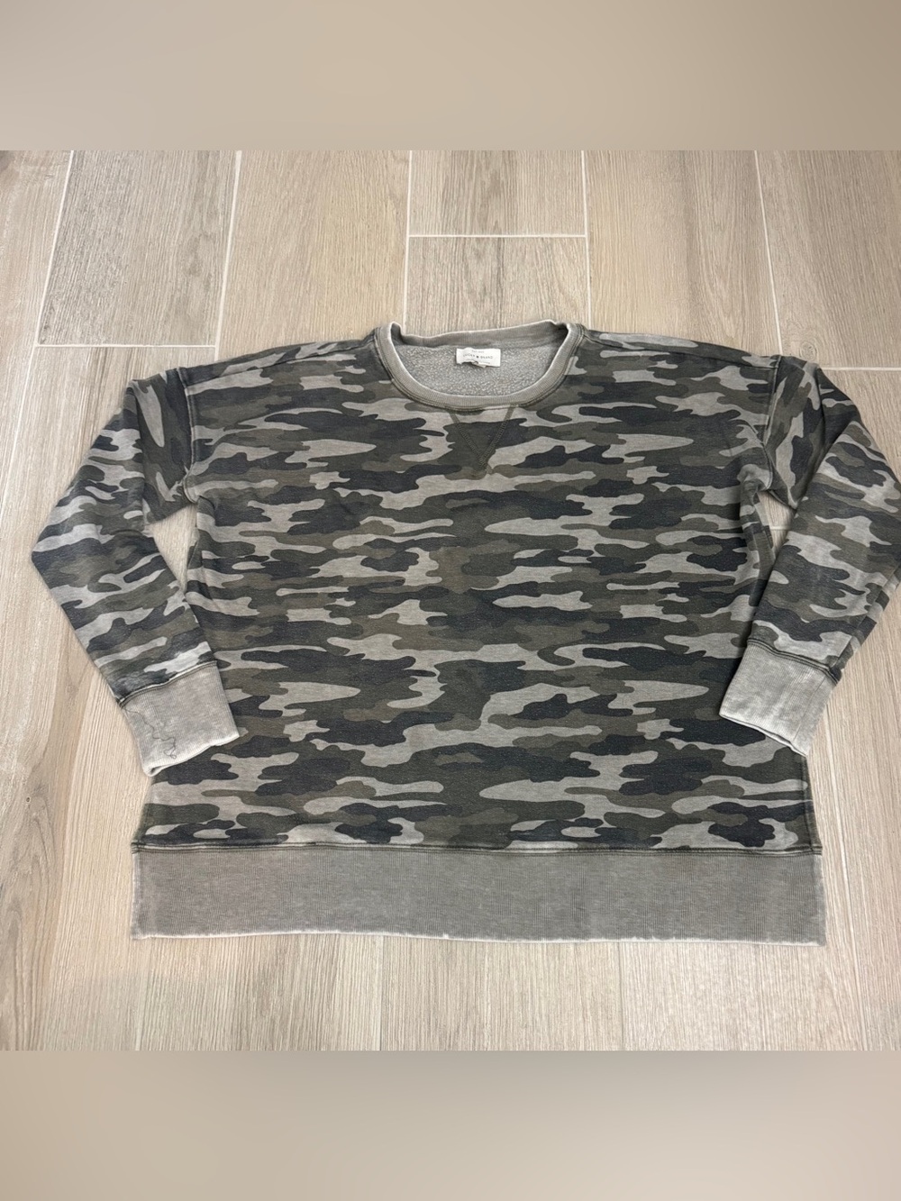Lucky Brand Camo Crew Neck 🩶